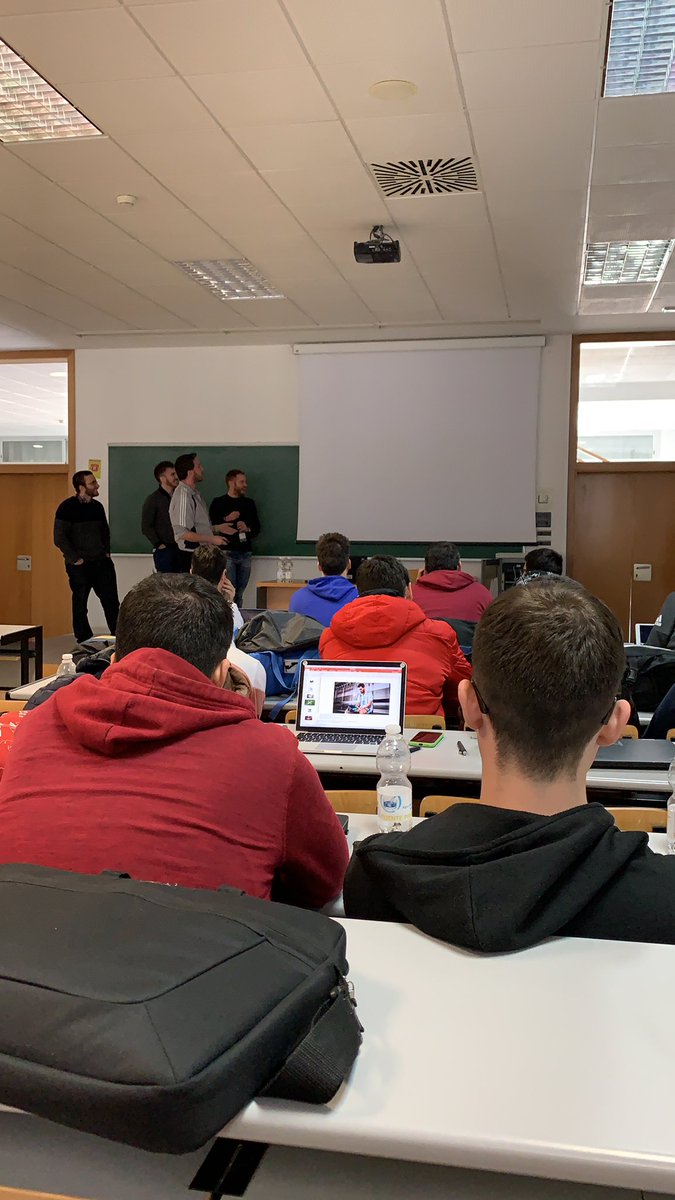 uCodeES's tweet image. Presentaciones finales de uCode. Este año batimos récord de equipos que presentan resultados.