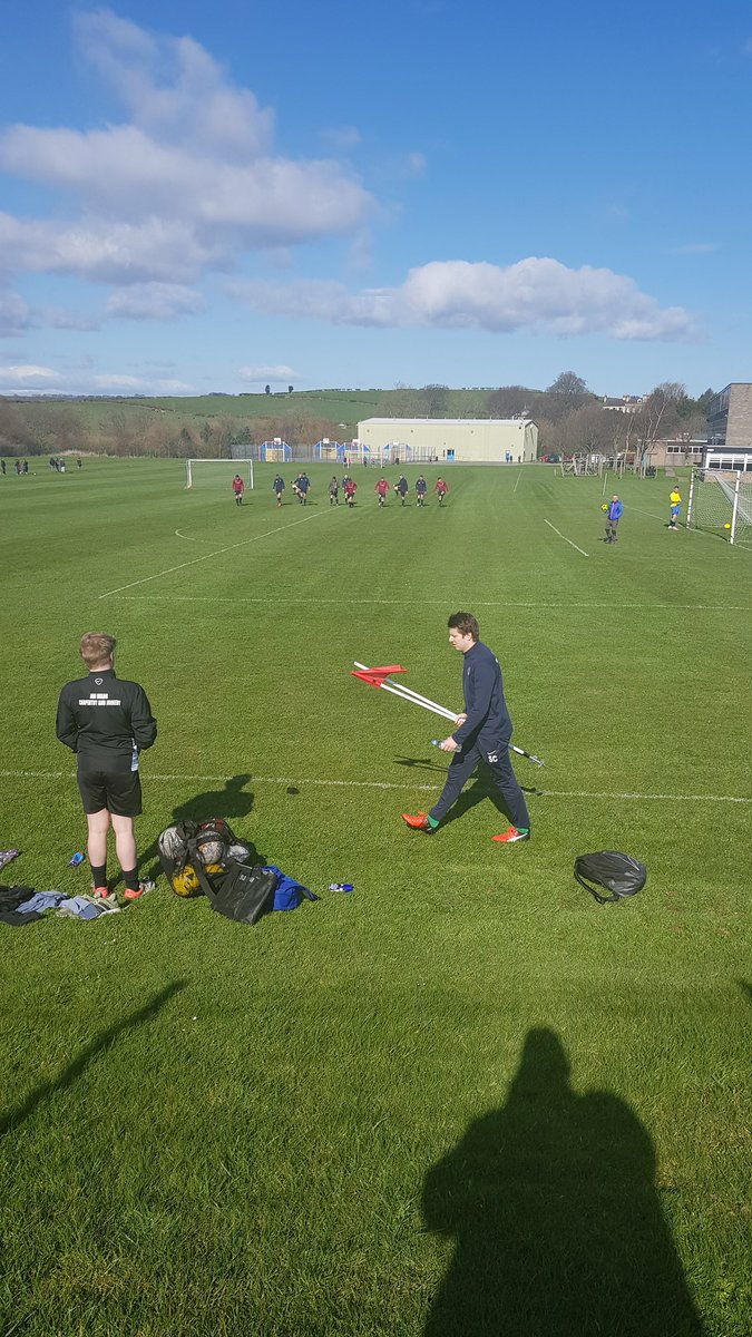 Welcome all the raincliffe for today's game vs west pier. A win for the Vally will see them cement a third place finish in division 1. Players currently warming up.