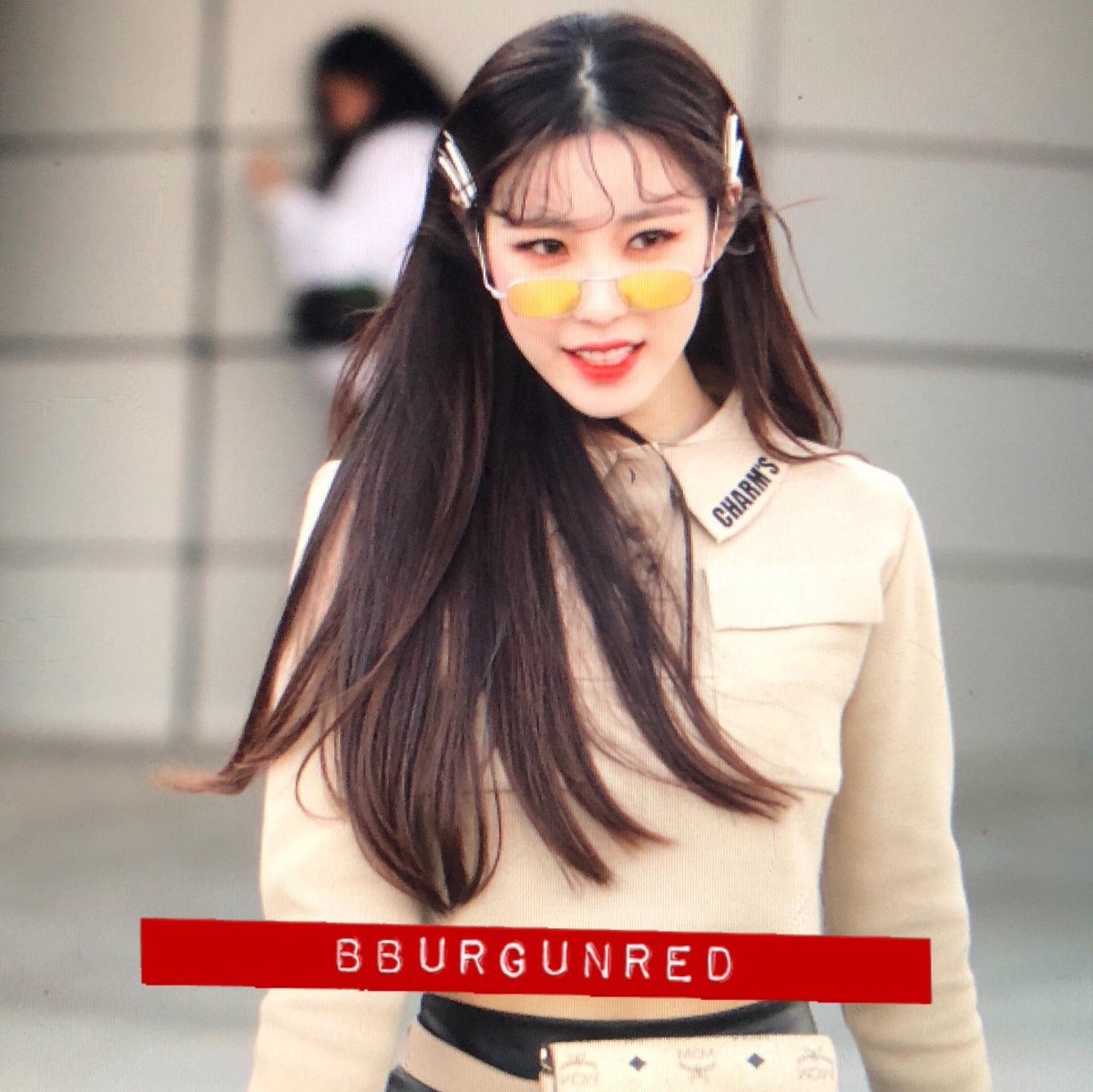 bburgunred's tweet photo. 190324 2019 F/W 서울패션위크 CHARM’S 전효성 퇴근 프리뷰 #전효성 #서울패션위크 #SeoulFashionWeek #SFW #CHARMS #참스 @superstar_jhs https://t.co/OnTBZcqp0x