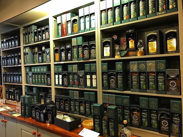 gimodefaveri's tweet photo. The whisky bank! Cadenhead’s
_
_
#scotland #scotch #scotchwhisky #whisky #distillerycask #cadenhead #cadenheads #campbeltown #whiskycollection https://t.co/a5Xu3RwR3W https://t.co/rVcS95rMxd