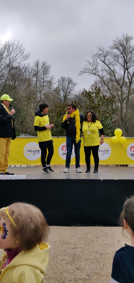 Dlalande75's tweet photo. Fin de la #yellowrun de l'Amfe @contact_amfe avec Nathalie Bissot @NathalieBissotC et Camille Thérond @French_Camcam et le parrain de l'association Benjamin Castaldi @B_Castaldi ! #enfants #solidarite #hcsmeufr : 55 000 € collectés ! 💛 https://t.co/hBwIDxa8ZX