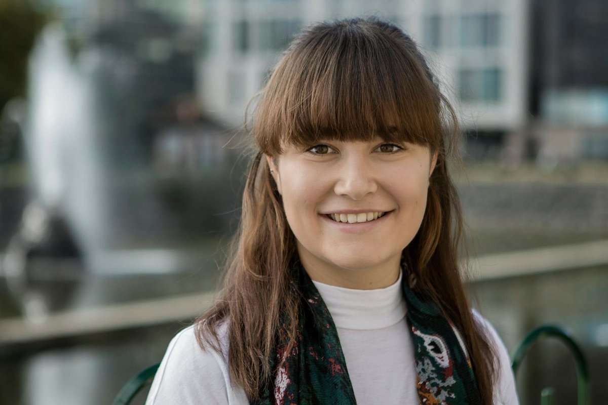 PlymUniTHE's tweet photo. Congratulations to final year Tourism Management student Cassie Stewart who has been awarded the @TourismMI David Hughes Memorial Award for her outstanding placement experience with @VisitEastbourne. What an achievement, well done Cassie! @plymuni #PlymUniTHE #tourismwithUoP https://t.co/LjSJcYjC7u