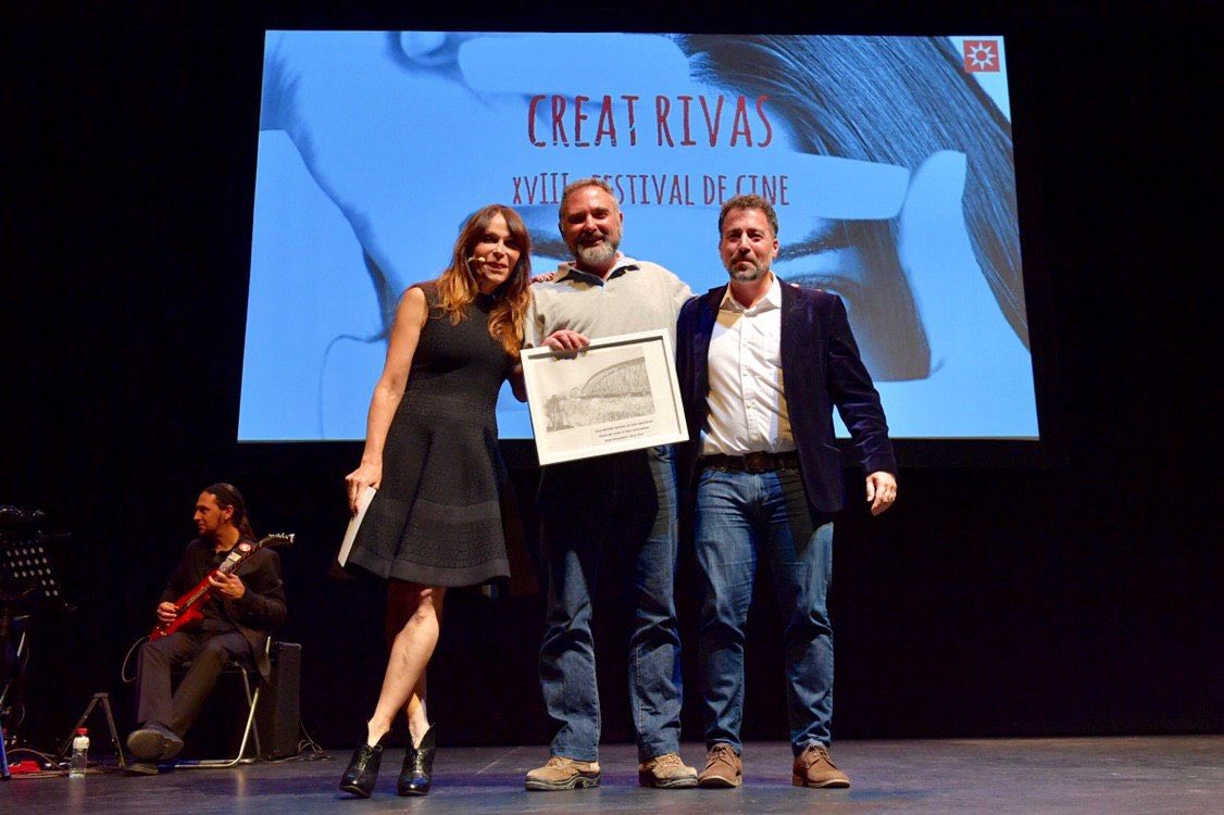 Pedro_delcura's tweet photo. Nada mejor que nuestra Gala #CreatRivas como colofón a una semana de cine. Me consta que la decisión del jurado cada año es más difícil por la calidad de los cortos locales y nacionales. Enhorabuena a los y las premiadas. Gracias @Antoniasanjua por acompañarnos anoche. https://t.co/3qlqGIypP2