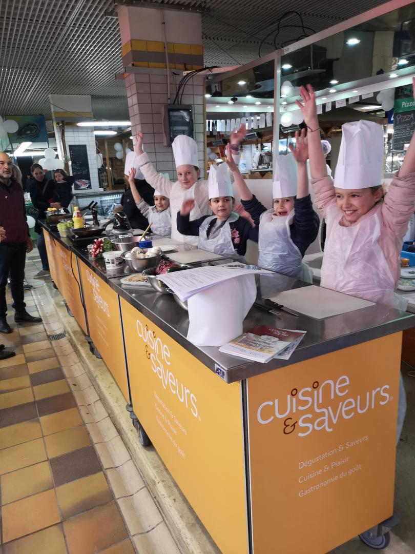 Des cours de cuisine pour les plus jeunes, sur le marché Henri-Barbusse à <a href="/villelevallois/">Ville de Levallois</a> pour découvrir des recettes de la "Cuisine Responsable" dans le cadre du Festival #GoutDeFrance ! #GOODFRANCE #GF2019 <a href="/_gastronomie_/">Goût de France - Fête la gastronomie</a>