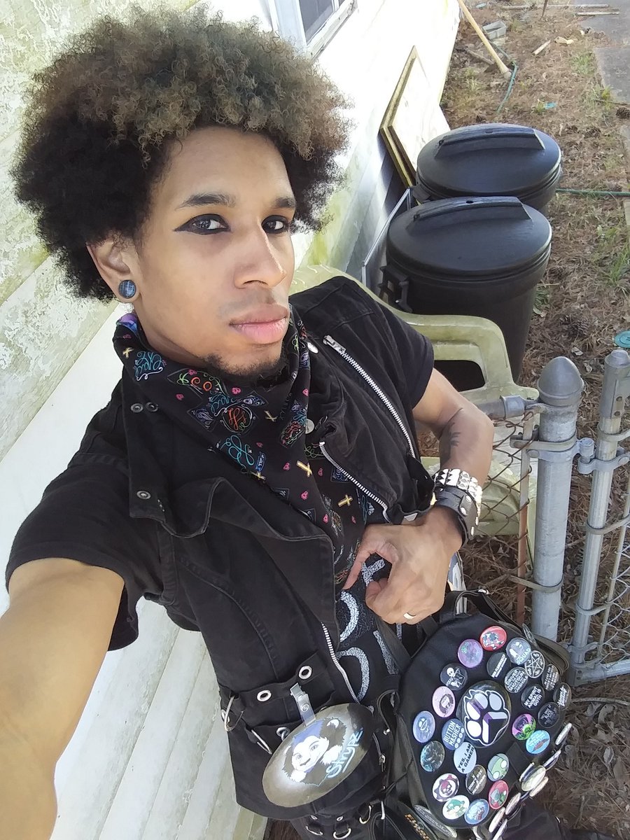 BerryUnusual's tweet photo. I'm the type of person your parents warned you to stay away from growing up. I'm a double dumpster fire. Furry Goth TRASH!!! XD ( The stereotypes aren't true ) 

#furryfandom #furrytrash #gothtrash #gothfurry https://t.co/RmYncjCurW