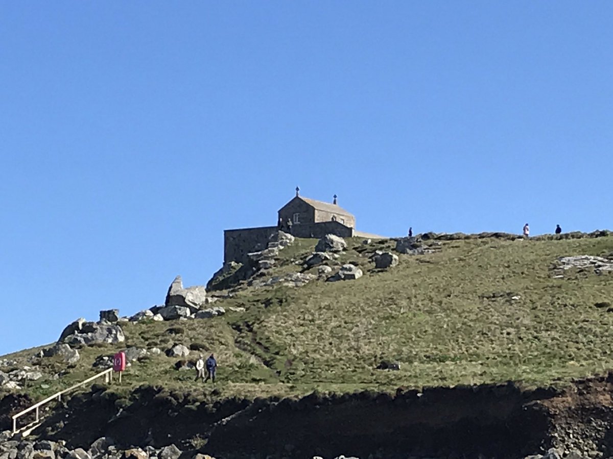 StIvesHarbour's tweet photo. Amazing blue skies today @beauty_cornwall @BBCSWWeather https://t.co/dCIyvTpSXm