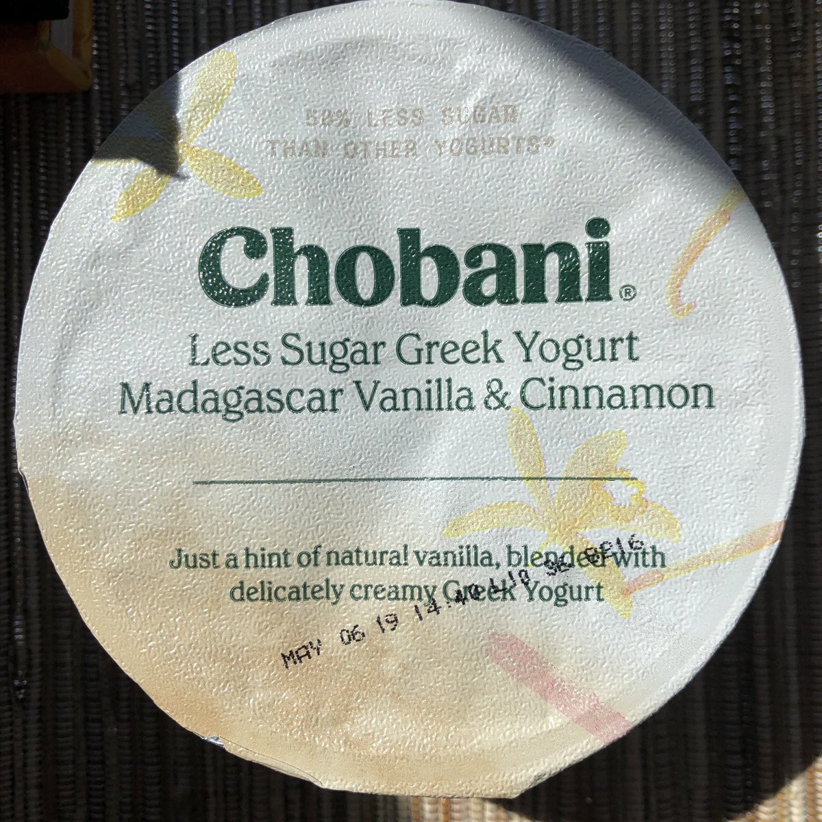 kwklett's tweet photo. Shout out to @Chobani for their #LessSugar yogurt lineup! Great flavors &amp; taste with LESS sugar, instead of artificial sweetners. Imagine that!!! 🙌🏻💯😋 https://t.co/xTkDvXVpJs