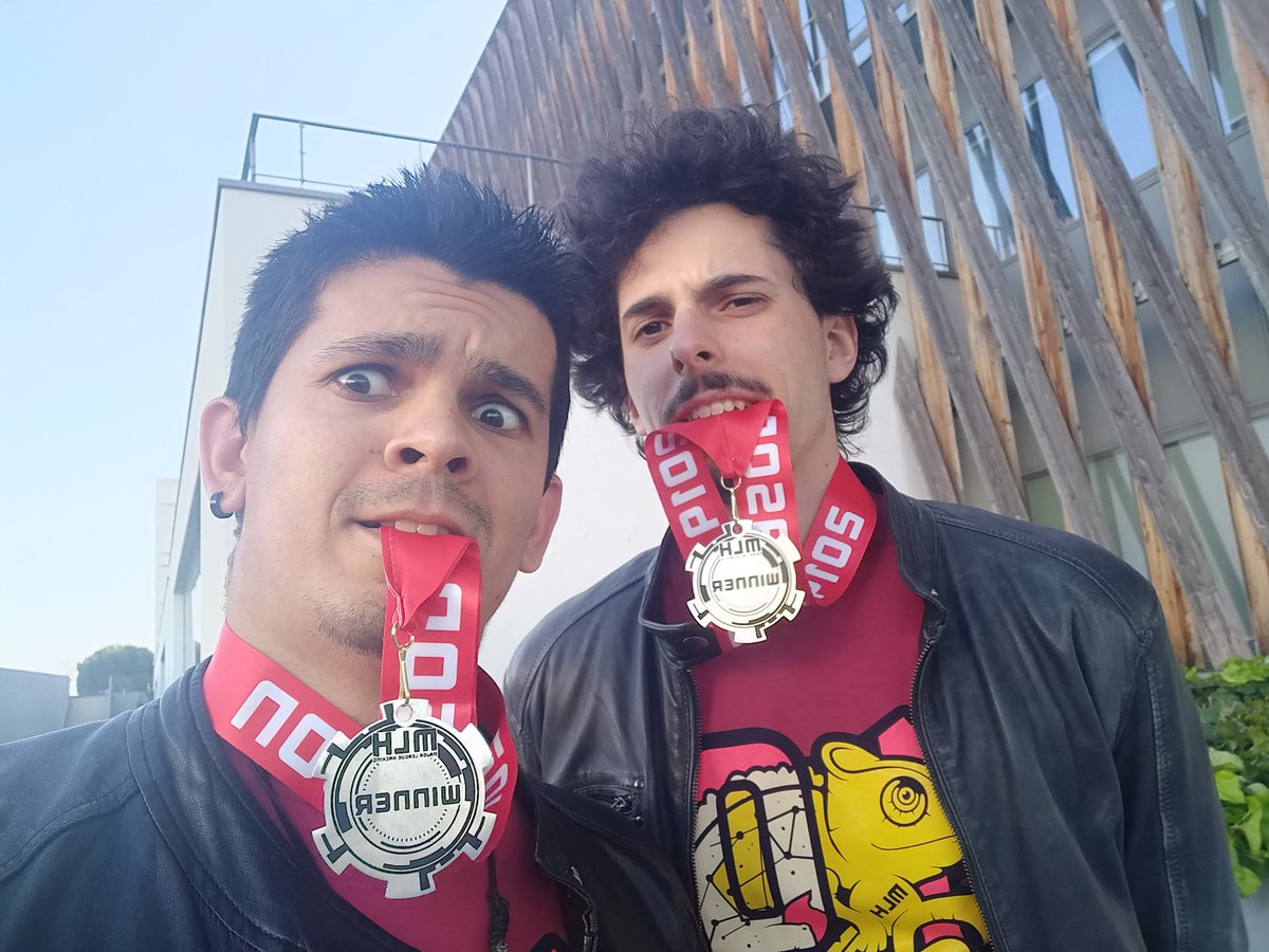 0x_Seb's tweet photo. @TPinaudeau
48 hours laters
2000 code lines
3 liters of Red Bull
1 hour of sleep ...
#hackbdx19 https://t.co/jOHxLsTcvN