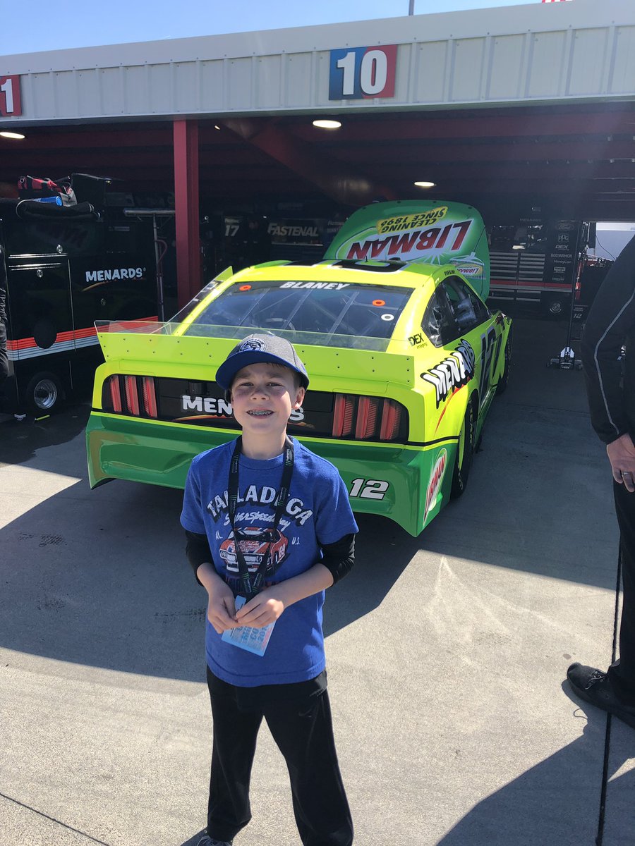PCRoge's tweet photo. #KidsDriveNASCAR https://t.co/H93LPxtM51