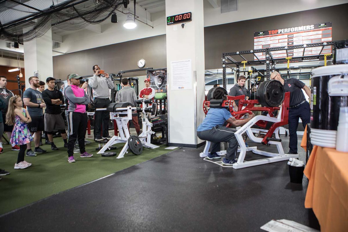 SMARTERTeam's tweet photo. The line continued to grow, and all eyes were certainly on the #PendulumChallenge between presentations at #5thSCADVA. Find out when you can test yourself on the @Pendulum_Strong Squat Pro from @RogersAthletic on https://t.co/plG845eAri. https://t.co/CL5lc84SO8