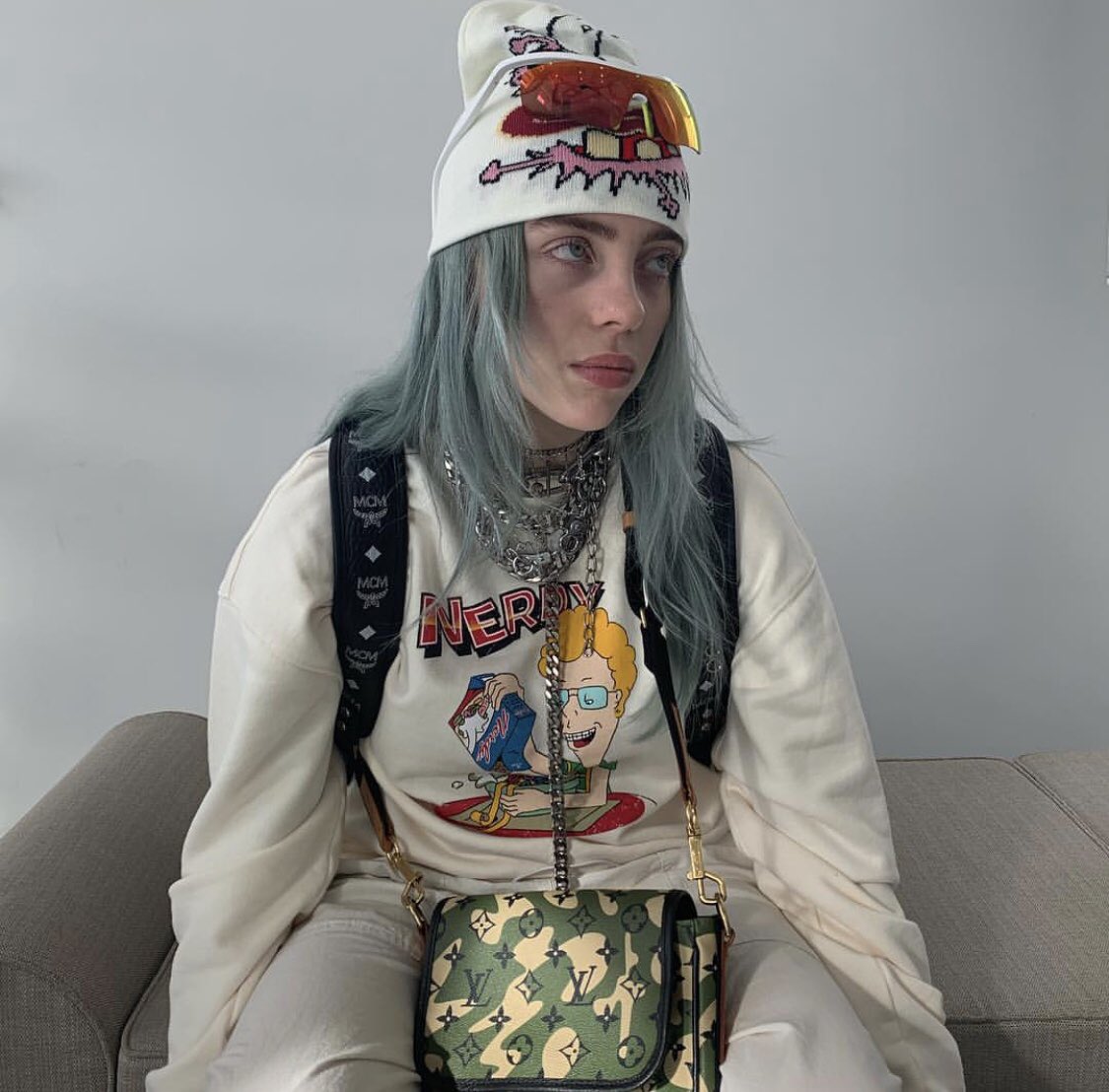 topsify's tweet photo. When you realize that tomorrow’s Monday 🙄🙄 It’s the perfect time to stream #WhenThePartysOver by @billieeilish on our #PopExtra playlist at https://t.co/NcwxcjjuxK 🖤💙 https://t.co/37C7ukKTwh