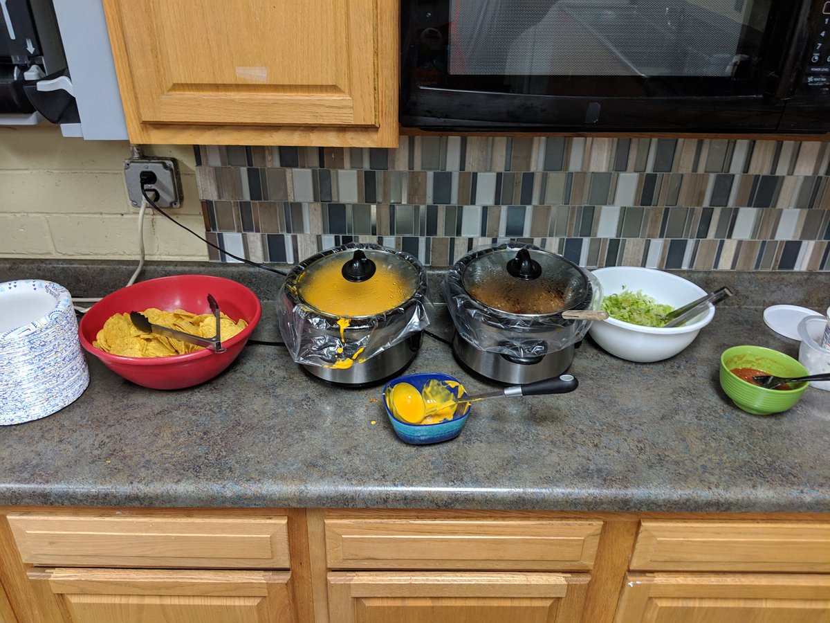 dkennedy681's tweet photo. Celebrating our Success Share! Day 1 = Nacho Bar, Day 2 = Subs and Chips, Day 3 = Pancakes and Sausage! Thank you for a great second half @HDLapeer! #MWSuccess @J_Koltunowicz @nltomlin @JimmyMMcConico @amytlawrence1 @MickmeunierT @DonMandeville https://t.co/KTqpRRR7zH
