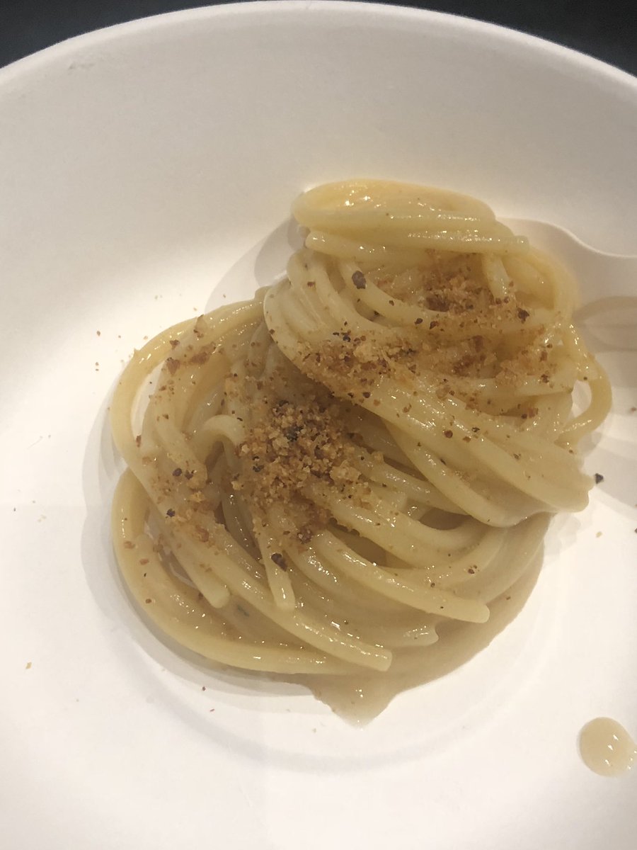 Pasta_Felicetti's tweet photo. Spaghettone Matt con olio al Pino Mugo. L’interpretazione della montagna e dei suoi prodotti, le #memoriedipasta di @rikigaspari per @identitagolose , un viaggio emozionante ed immersivo nel bosco #igimi19 #MonogranoFelicetti https://t.co/DP1078Vm6q