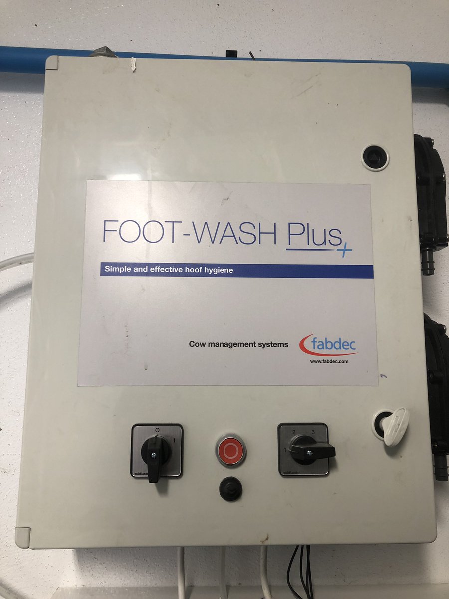 mckee_ni's tweet photo. Super automatic Fabdec foot baths installed on a new 4 Fullwood Merlin robot site. @fabdecltd @FullwoodPackoUK https://t.co/fI2u4owuo6