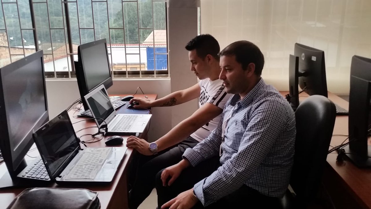 yamidsol's tweet photo. Laboratorio 2 ZCBC_Gachetá en el curso Ensamble y mantenimiento de computadores Tema Instalación y configuración de sistemas operativos #VidaUniversitaria
#EnsamblePC2019
@Alex_AparicioR
@ClaudioCamiloG1
@RedEUNAD_
@johnfmontes
@JaimeLeal_ https://t.co/IuMbcsfU5k