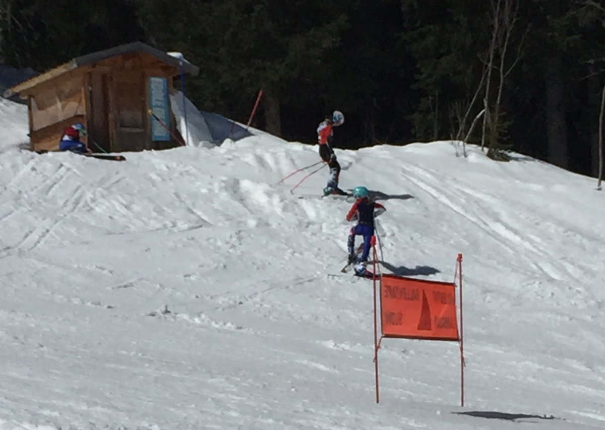 SkiAmelia's tweet photo. Great start to Avoriaz week @ATCskicamps . 👍 weather, stunning location and top coaching from Andy + Sofia! Thanks to sponsors https://t.co/zE9GPqC3Dw and of course @MethodyBelfast 
#skiracing #GS #ATC #teamireland #collegians #methody #MCB https://t.co/KGIf4kdjqv