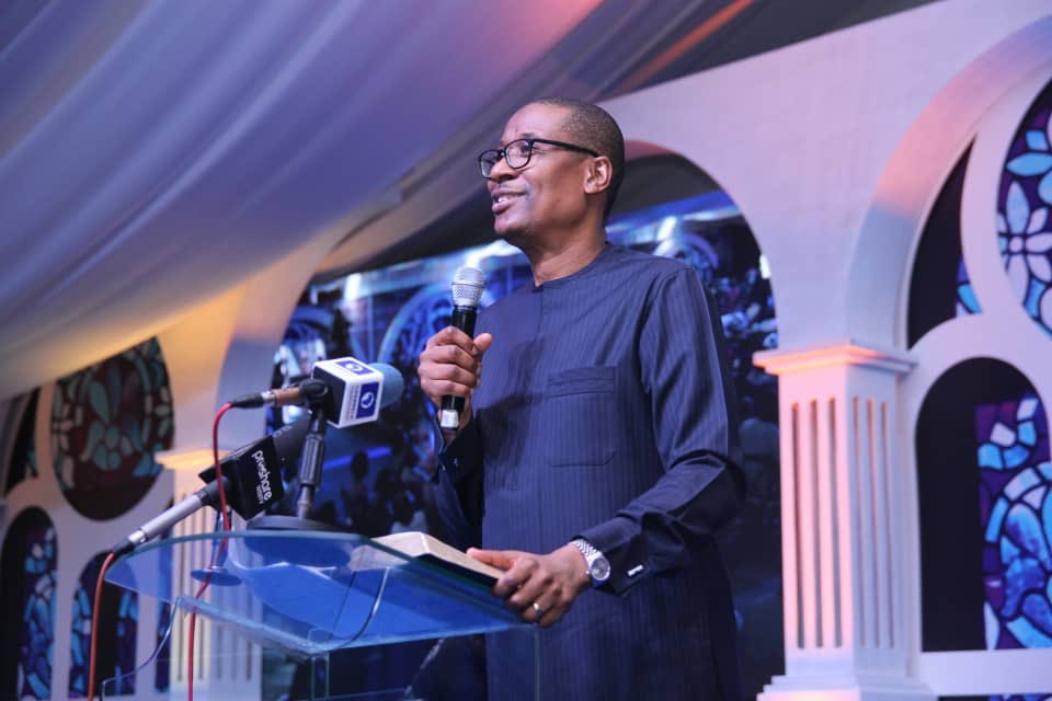 FirstBankngr's tweet photo. Honourable Minister of Commerce, Trade & Investment, Dr. Okey Enelamah taking the sermon; "Where are the nine ? Importance of giving thanks"
#FirstBankThanks
#WovenintotheFabricofSociety
#BeyondComparison
#FirstBankat125
#YouFirst https://t.co/M9jy4lMxAy