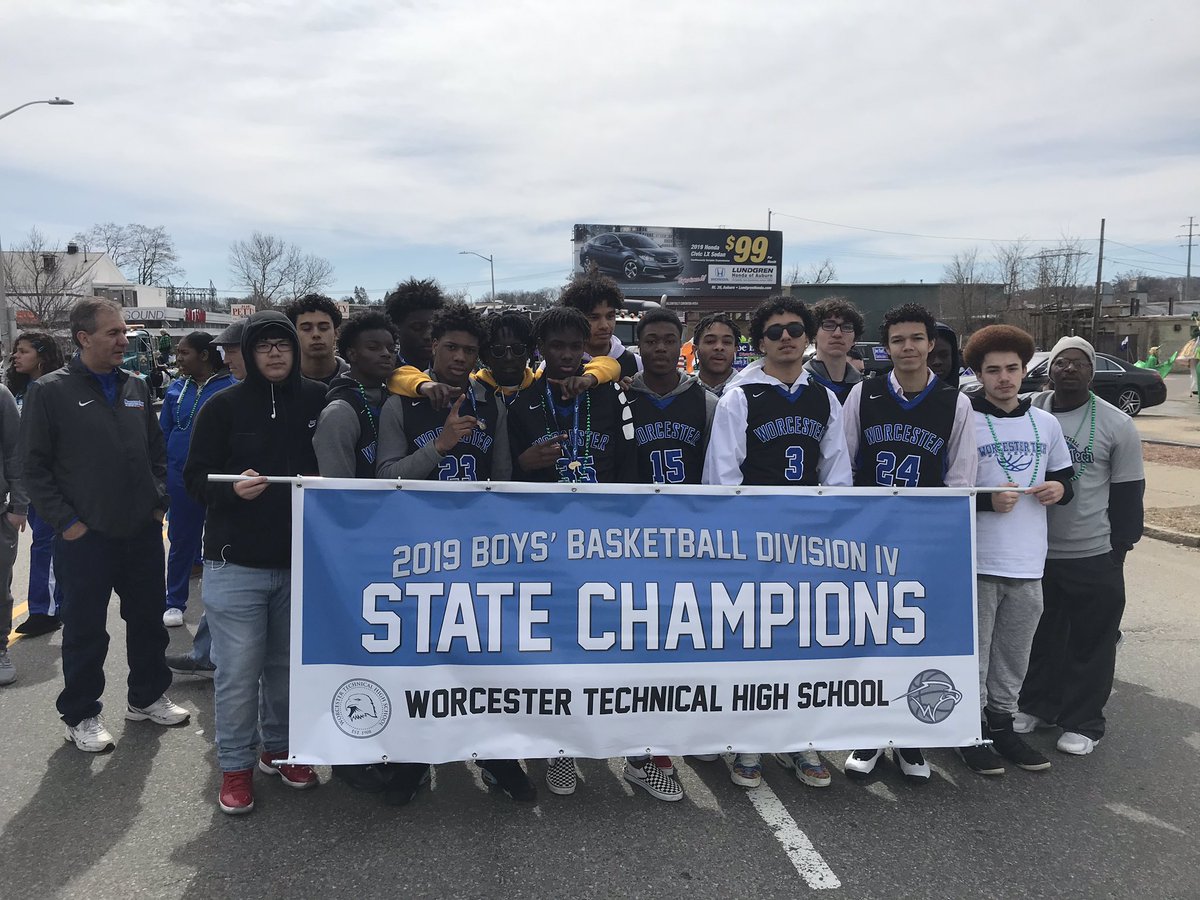 wteagles's tweet photo. @WTHoops getting ready to step off in the Worcester St. Patrick’s Day Parade. Celebrating with a great banner made by #WTHSgraphics. Go Eagles!! #wPSLearns #EaglePride #WTHSHoops #TheSchoolthatWorks https://t.co/hVyMNsHm3O