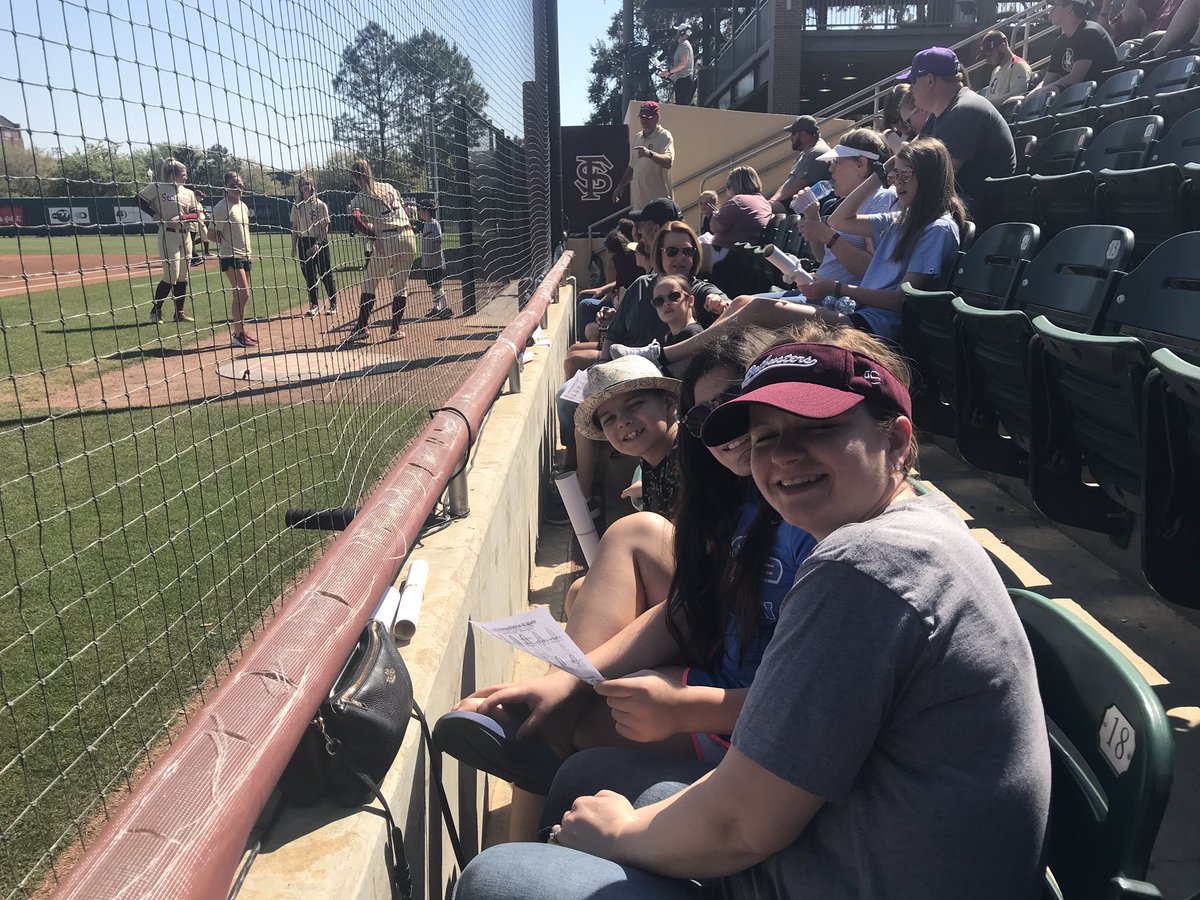 theconsumergeek's tweet photo. @FSUsoftball Garza fam sharing batbusters love for the seminoles https://t.co/iUSzwrNjVU