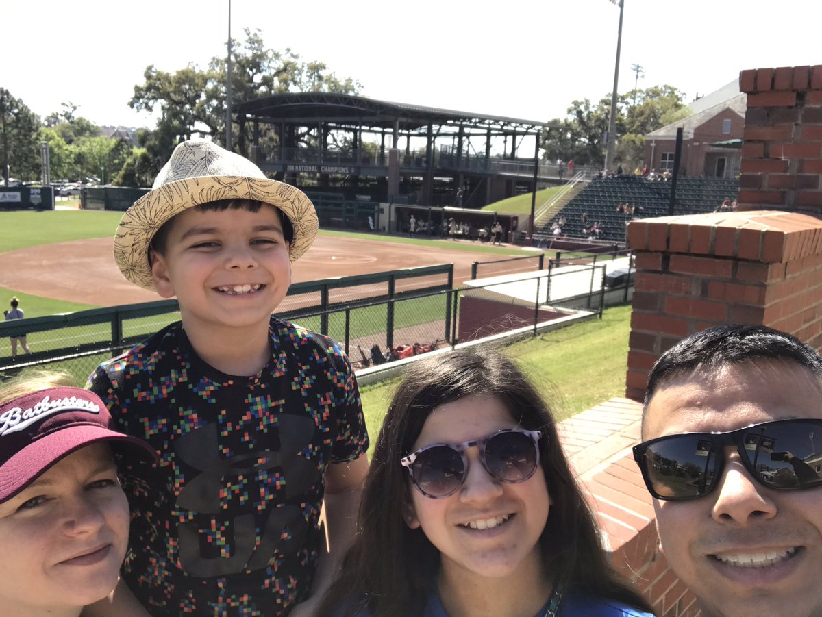 theconsumergeek's tweet photo. @FSUsoftball Garza fam sharing batbusters love for the seminoles https://t.co/iUSzwrNjVU