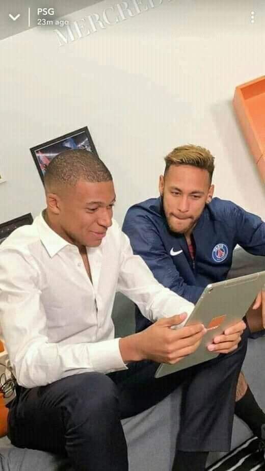 رسميا :امبابي يستلم تابلت الثانوية العامة 😂