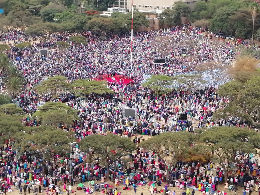 Vincentkal24's tweet photo. #FinalRepentanceCall Mega Sunday Service happening at Nairobi Kenya.
Look at the Aerial view of the meeting. https://t.co/qp5aHkw4oE