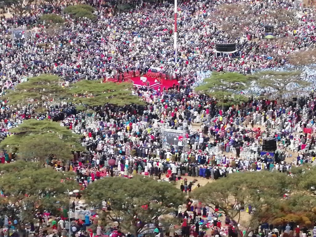 Vincentkal24's tweet photo. #FinalRepentanceCall Mega Sunday Service happening at Nairobi Kenya.
Look at the Aerial view of the meeting. https://t.co/qp5aHkw4oE