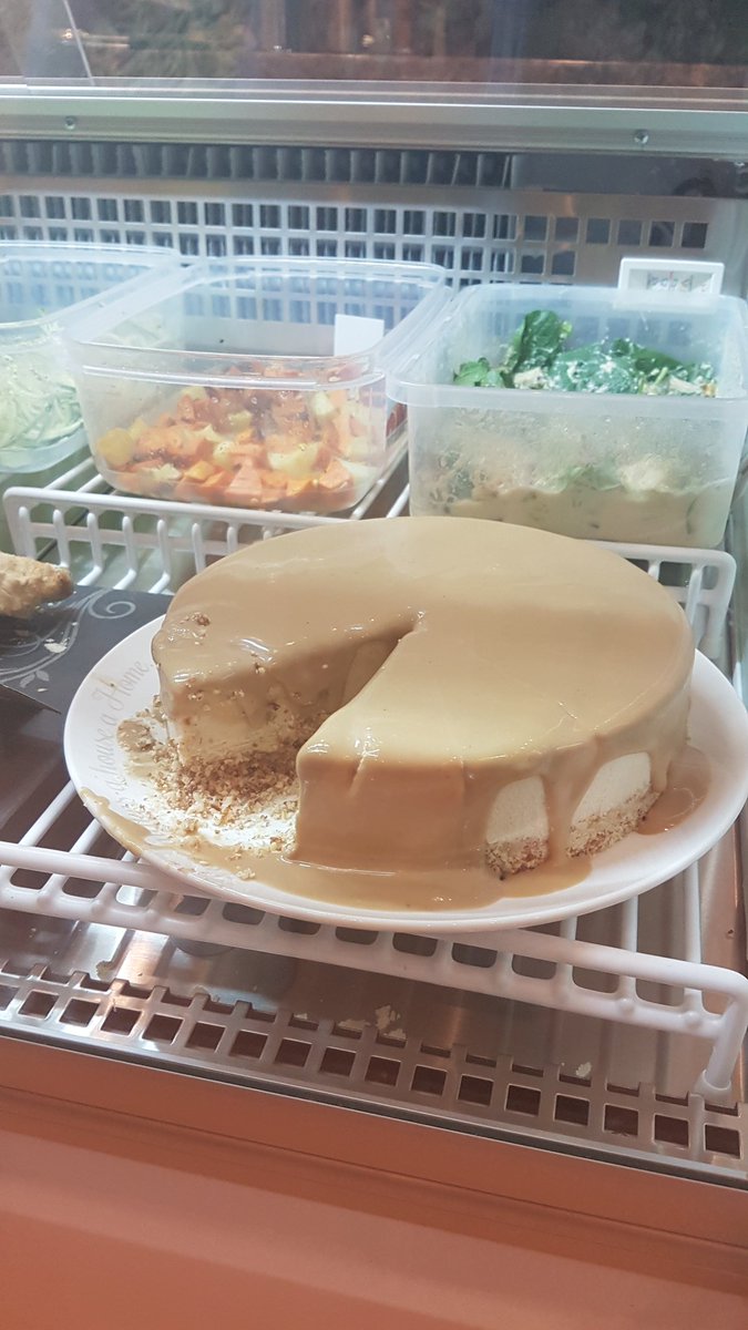 MutinyZero's tweet photo. We have made extra salted caramel cheezcake for anyone who wants some! There is limited stock so grab yours while it's available! 😱😋💚 #saltedcaramel #cheesecake #glutenfree #vegan #veganbrunch #darlo #darlobiz #vegancheesecake https://t.co/qppqlm9TBG