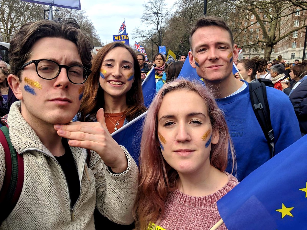 SavannahClawson's tweet photo. Worth having to get up at 5 am for 🇪🇺
#PeoplesVoteMarch #Brexit #RevokeArticle50 #ScientistsForEU https://t.co/piJuPyePt6