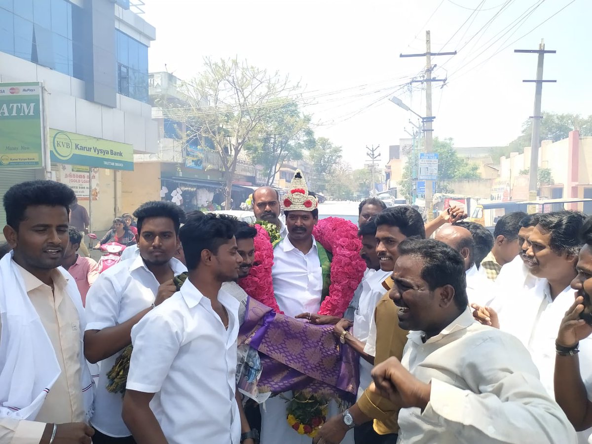 tech_velu's tweet photo. அம்மா மக்கள் முன்னேற்ற கழக #வெற்றி_வேட்பாளர்  திருத்தணியில் பிரச்சாரம் மேற்கொண்டார். வழியில் மக்கள் ஏராளமானோர் அண்ணன் திரு.N.G.பார்த்திபன்.B.A.,B.L.,அவர்களுக்கு உற்சாக வரவேற்பு அளித்தனர்.

#VOTE4TTV👆
#NGParthiban👆 https://t.co/XfoJwzdbAj