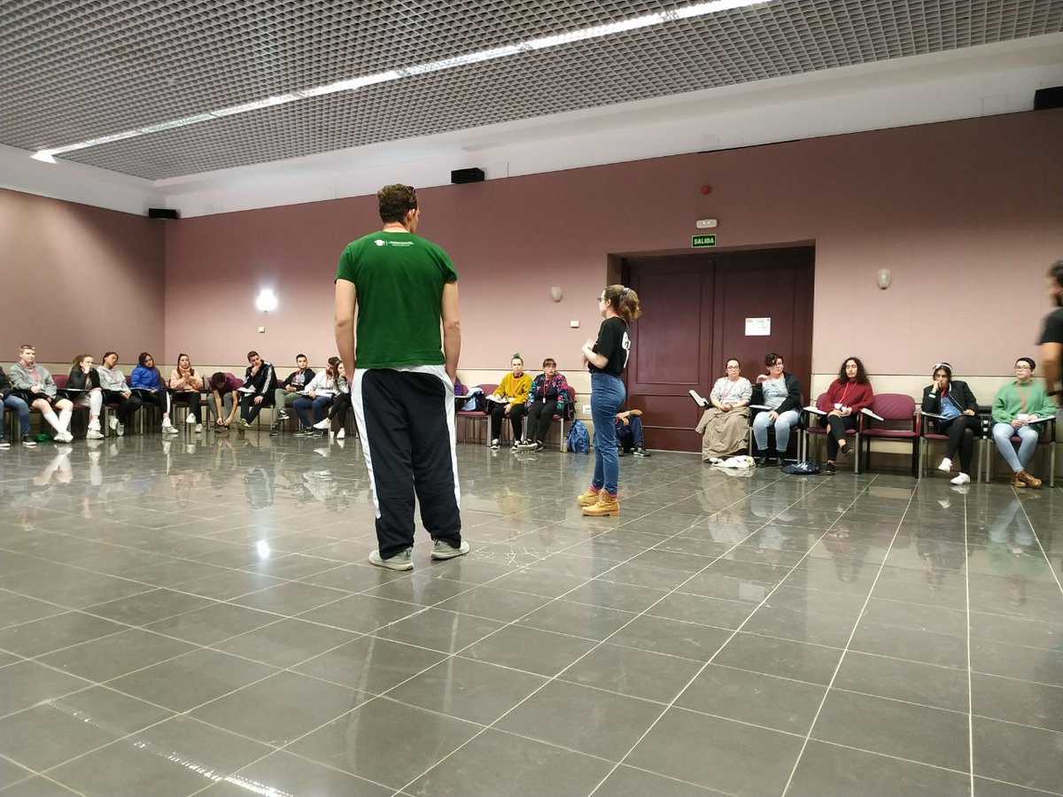 Hoy en las #VIJDFCEUMA nuestra querida @sjheidenreich habla de Sectoriales, entre ellas la nuestra. La única que representa a estudiantes de 4 profesiones reguladas.