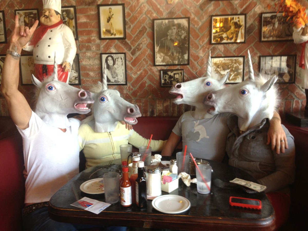 SaaSicorn's tweet photo. Sunday lunch with the fam!

#SaaSicorn #saas https://t.co/8uZdC6XLWW
