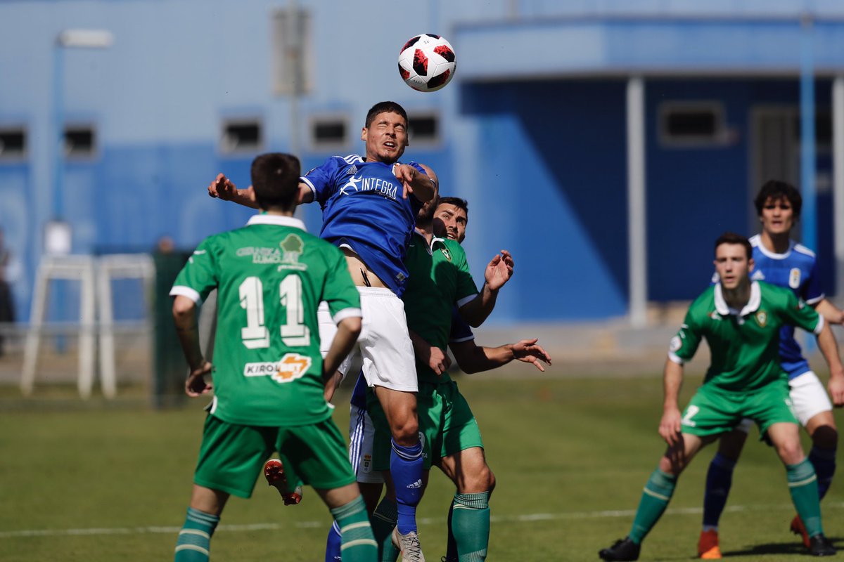 Una jugada del Vetusta-Gernika en El Requexón (Foto: Real Oviedo).