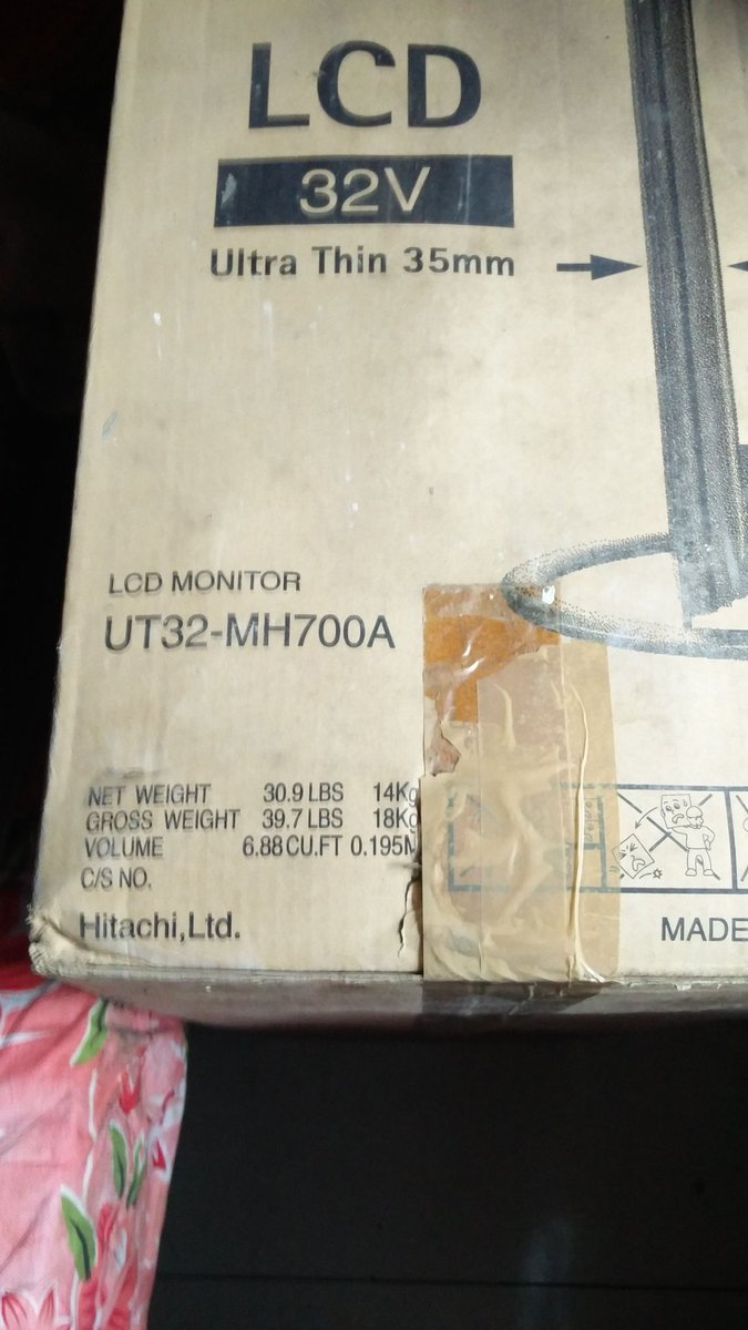 vgneswar's tweet image. @HitachiGlobal #GREATENGINEERING this LCD TV was dormant 8long yrs it started in seconds👍🎉💐😁🙏now need help 2clean its soft screen which has developed spots on surface. Would you help by sending spray-cream-Gel as required. @AbeShinzo great company great product  #2010model❤️