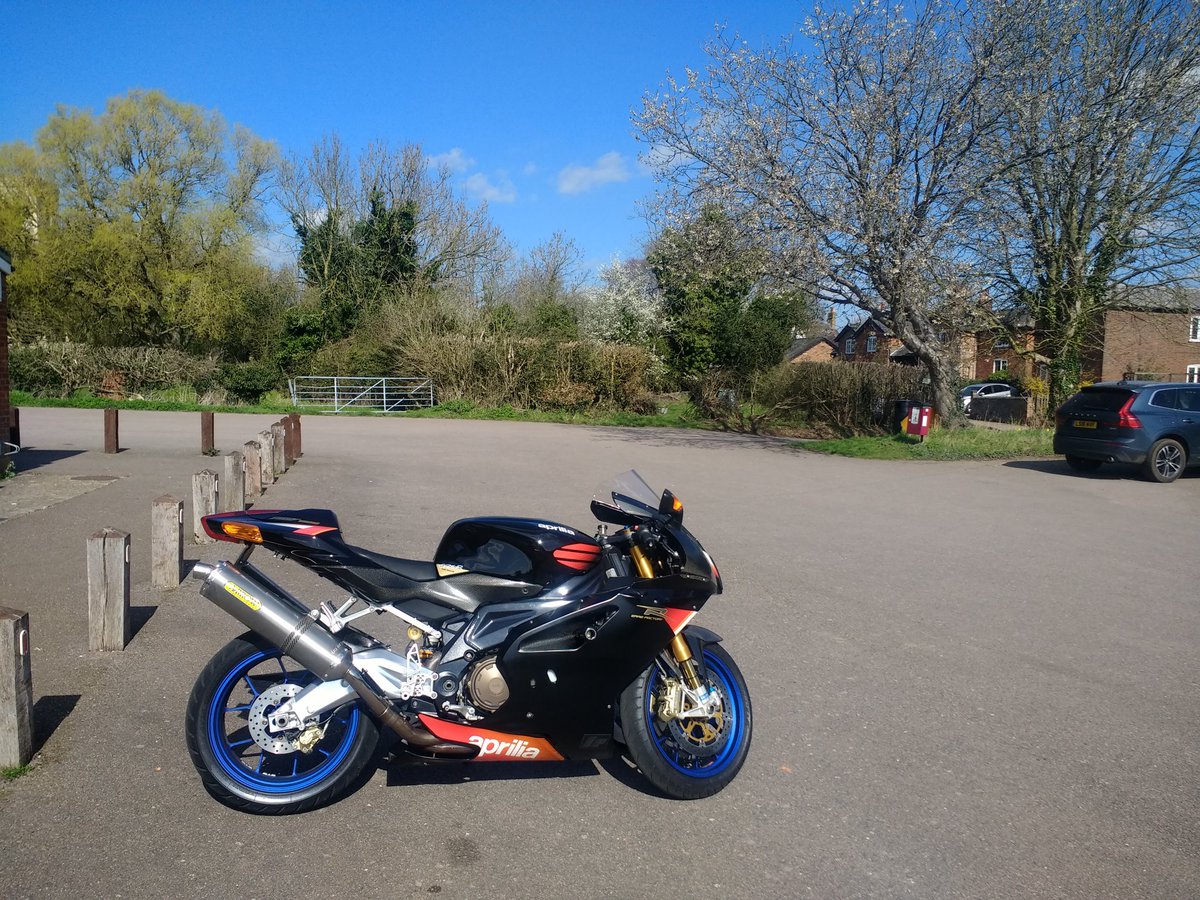 mikerolph's tweet photo. Not a bad day for it I suppose 👌 #ApriliaRSV https://t.co/Rm1tvbXw5w