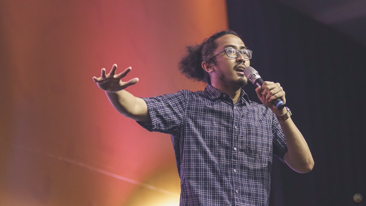Standupindo's tweet photo. Ada @gilbhas yang membuat penonton humornya anjlok #LocalStandUpDay2019
๐ธ : @piokharisma & @rahadyankukuh https://t.co/fS5LWsS4c7