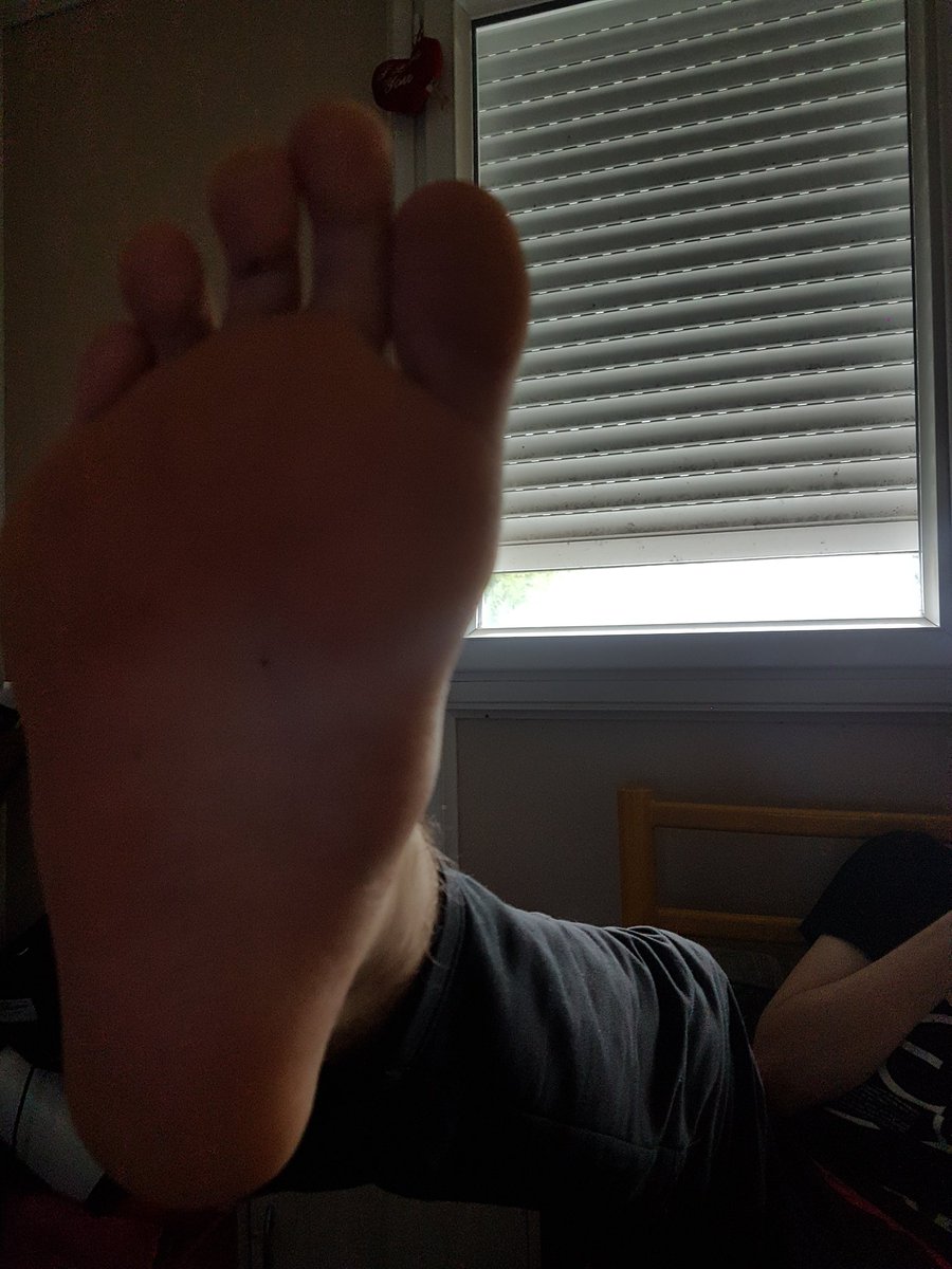 MMoneymiss's tweet photo. On se bouge le cul les petites pute #mastercash #moneyslave #soumis #slave #paypig #findom #femdom #moneymiss https://t.co/c91oBXfmO3