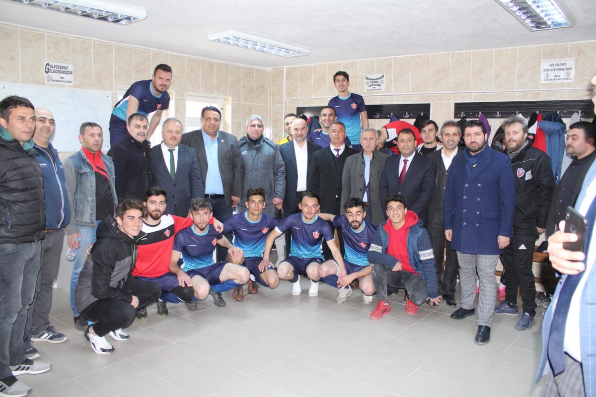 OsmancıkGücü Spor Kulübümüzü aldıkları galibiyet sonrası soyunma odasında tebrik ettik.
#OsmancıkİçinHızKesmedenDevam