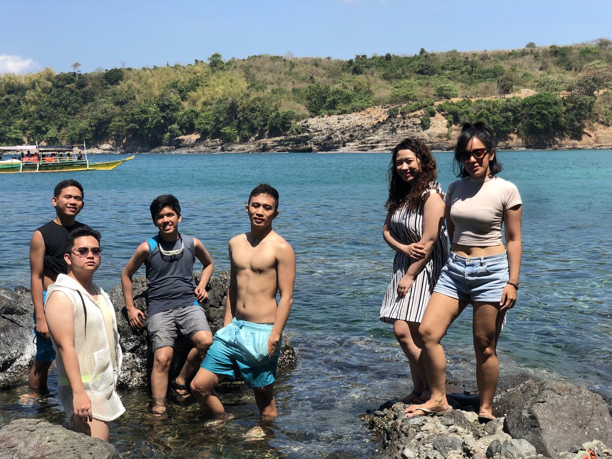 ordinatics's tweet photo. Jgh from Bataan with this peepz. #jetlagged #backtothephilippines #messedupbodyclock #BackToPesoFromBataanDollars #sawadeka https://t.co/wDDocOzVEz