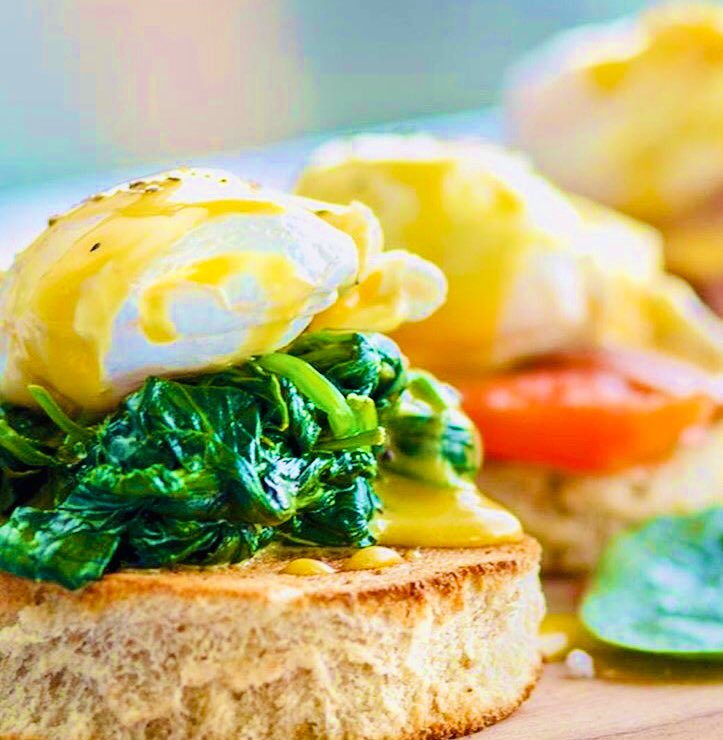 Nicky_CCleary's tweet photo. Nothing says Sunday like Brunch 🍳 Pop into us today @DeVillesDalkey for an “eggcellent” afternoon of delicious food, cocktails and good vibe tunes #SundayBrunch #Legendary #brunchcocktails #eggsellent #Devilles #Dalkey #Dublinrestaurants #DiscoverDublin #Dublineats https://t.co/KoTqrG1BZI