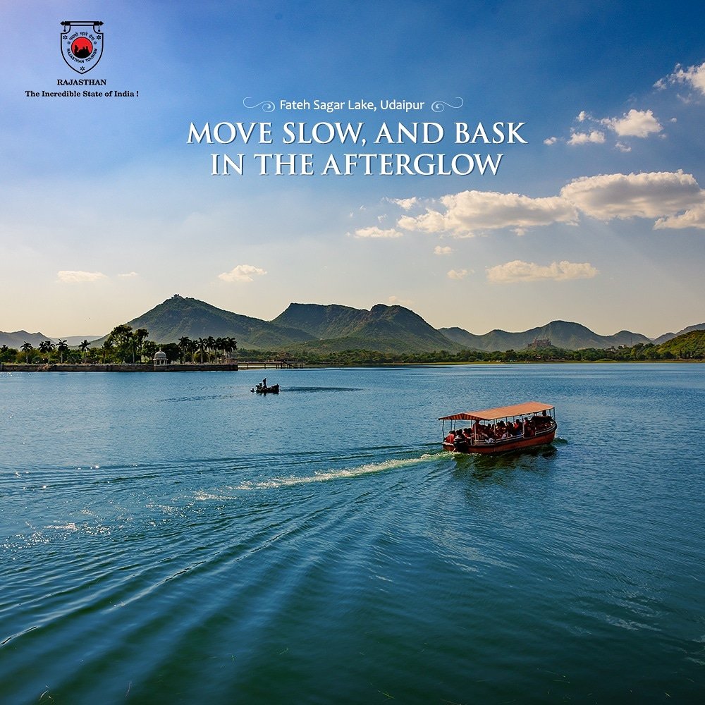 The Fateh Sagar Lake, lies in the beautiful city of lakes, and is connected to the famous Lake Pichola by a canal. The Nehru Island is situated in the lake, along with an islet on which stands the Udaipur Solar Observatory. #MyRajasthan #PadharoMhareDesh