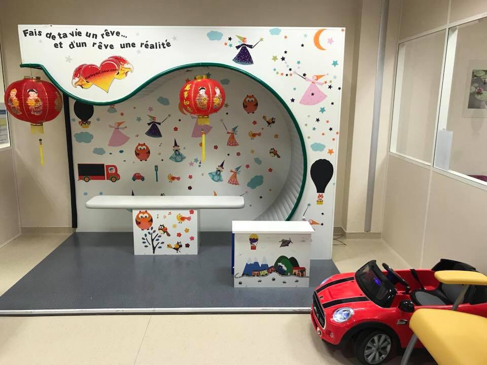 tsunamiflavien's tweet photo. @cestrosi Les enfants chinois viennent se soigner à la protontherapie au cyclotron de @Lacassagne_Nice Ce qui serait bien c’est qu’il prenne conscience qu’il peut agir pour les minots lui aussi. #ProteusOne #yifei 🧡🙏🧡@UnVraiPapa @France_en_Chine #BEJING https://t.co/8LJNaR88vl