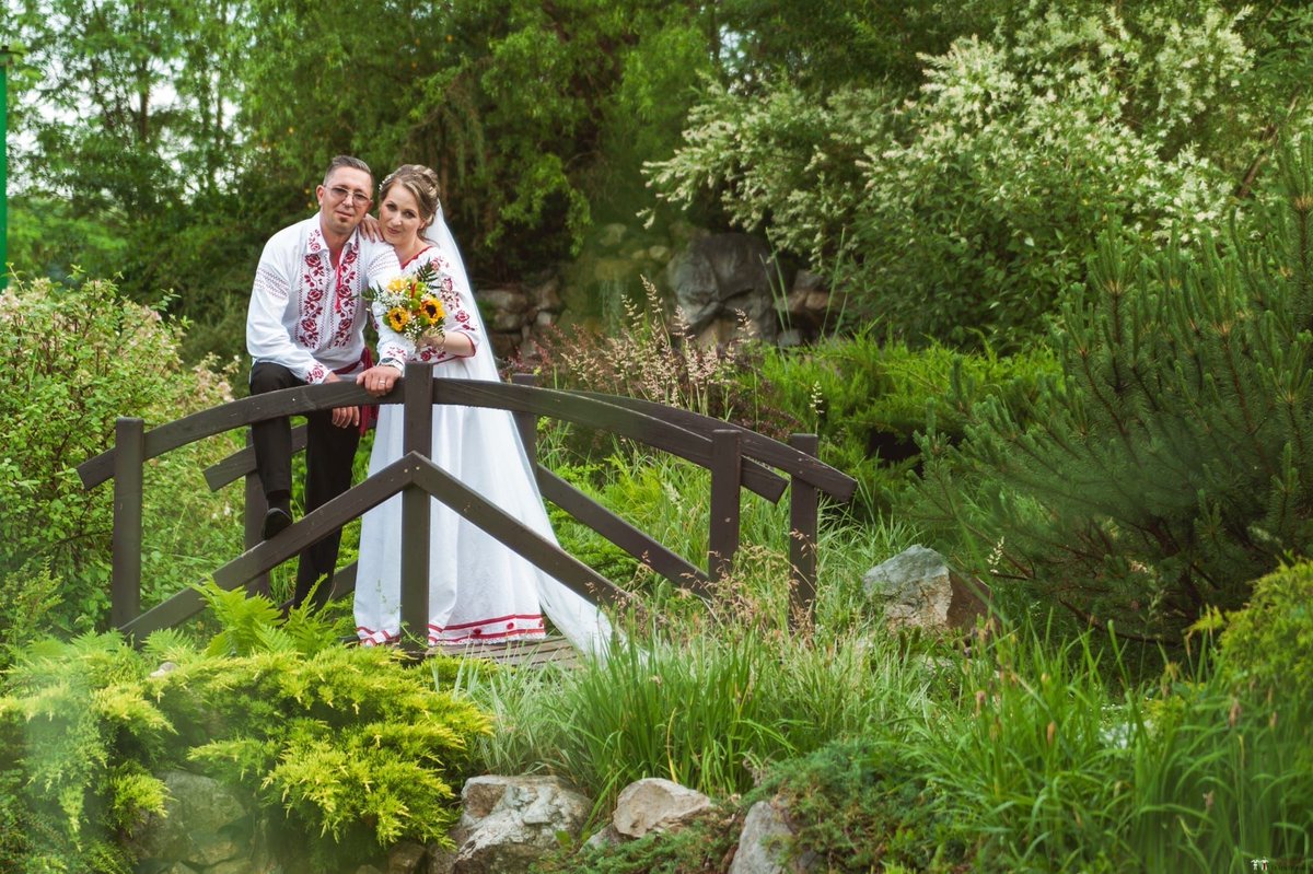 NuntaTradition's tweet image. Anamaria și Ionuț-Mihai, nuntă în Târgu Ocna

buff.ly/2CCxFKj

#NuntaTraditionala #NuntaRomaneasca #TarguOcna #CopsaMica #Bacau #Traditii #Obiceiuri #PortIE #Nunta #Wedding #WeddingPhotography #TraditionalWedding #WeddingCustoms #Photography #PhotoShoot #Romania