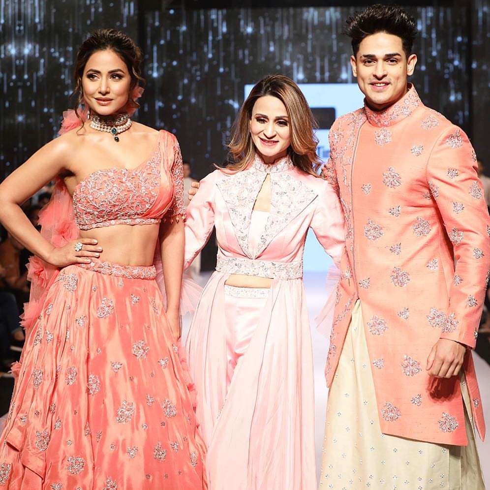 Hinaholics's tweet photo. Presenting you the Stunning Showstoppers for Designer Sonali Jain.
@eyehinakhan &amp; @ipriyanksharmaa
At #BombayTimesFashionWeek @TimesFashionWk https://t.co/jSsX5nEGEo