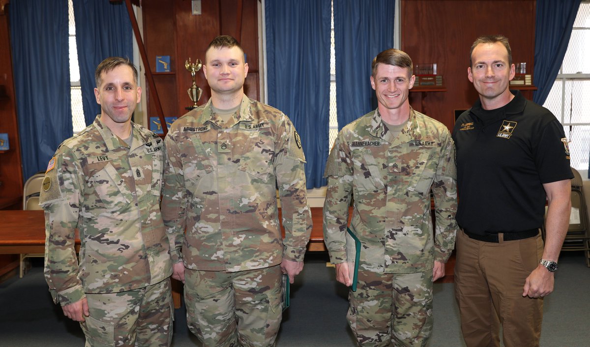 USAMUSoldiers's tweet photo. 🎉 to Sgt. Jacob Armstrong, Custom Firearms Shop, & Spc. Jonathon Wannemacher, Service Rifle Team, on recently getting promoted to the ranks of Staff Sergeant & Sergeant, respectively! Way to go NCOs!
#usamu1956 #homeofchampions #armypromotion https://t.co/c5oowE8H5u