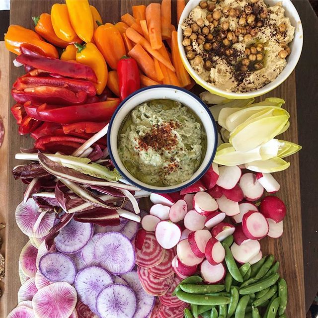 The art of the #spreadable...let #mothernature take center stage.
.
.
#loadedhummus #hummusrecipe #babaganoush #meze #mezeplatter #mezeboard #spreadableslime #crudite #watermelonradishes #middleeasternfood #beets #cleaneating #rawfood #instapotrecipes #e… ift.tt/2UTy7ef