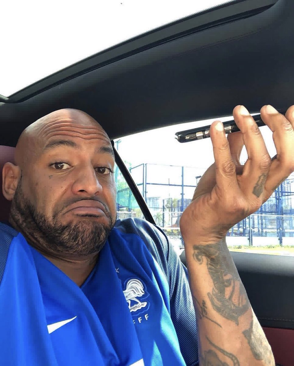 PeuFun's tweet image. Elle : C’est qui cette fille ? 
Moi :