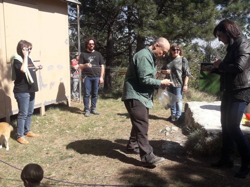BernatRios's tweet photo. Orelles obertes, ulls fixos i ment clara quan @AntonAubanell fa un joc de rol de #triangulació al Pic Rodó allà on #Machain en va fer un per trobar el #metre. @matesAbeam @Feemcat @SCM @ademgi https://t.co/4pRHNCU2qa