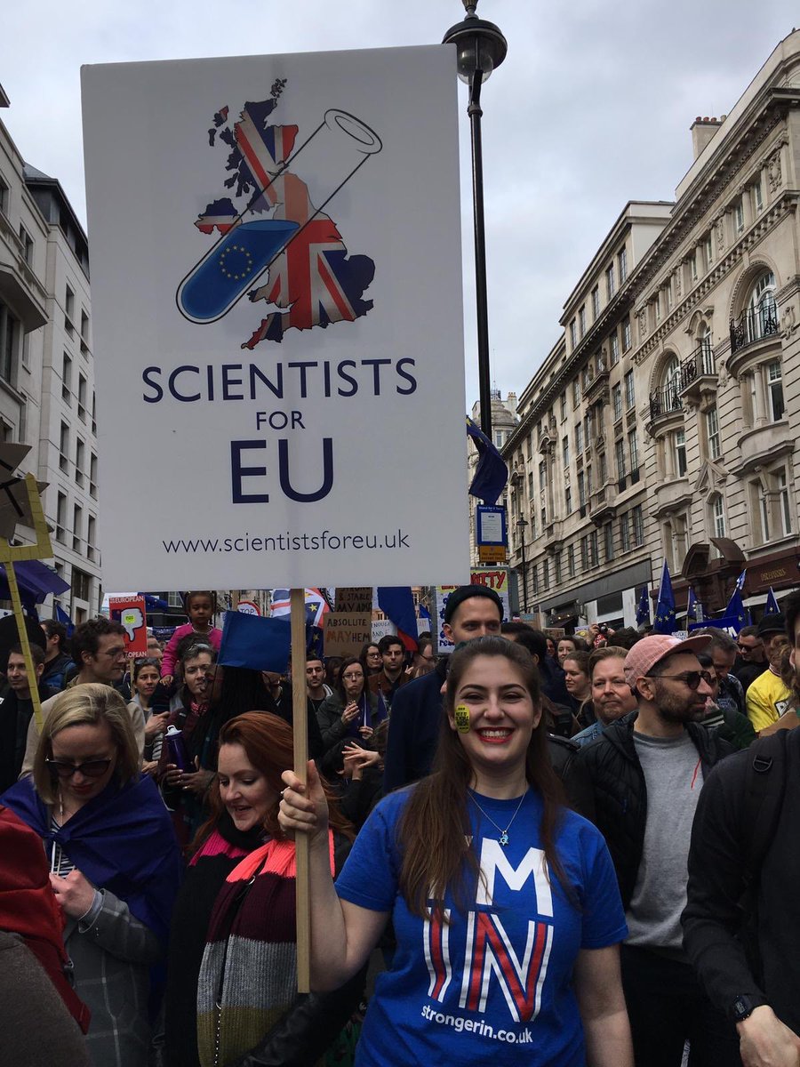 ejcrossick's tweet photo. Proud mother #SecondReferendum #scientists4eu ⁦@GKountourides⁩ #PeoplesVoteMarch https://t.co/uXxXJ3VZMH