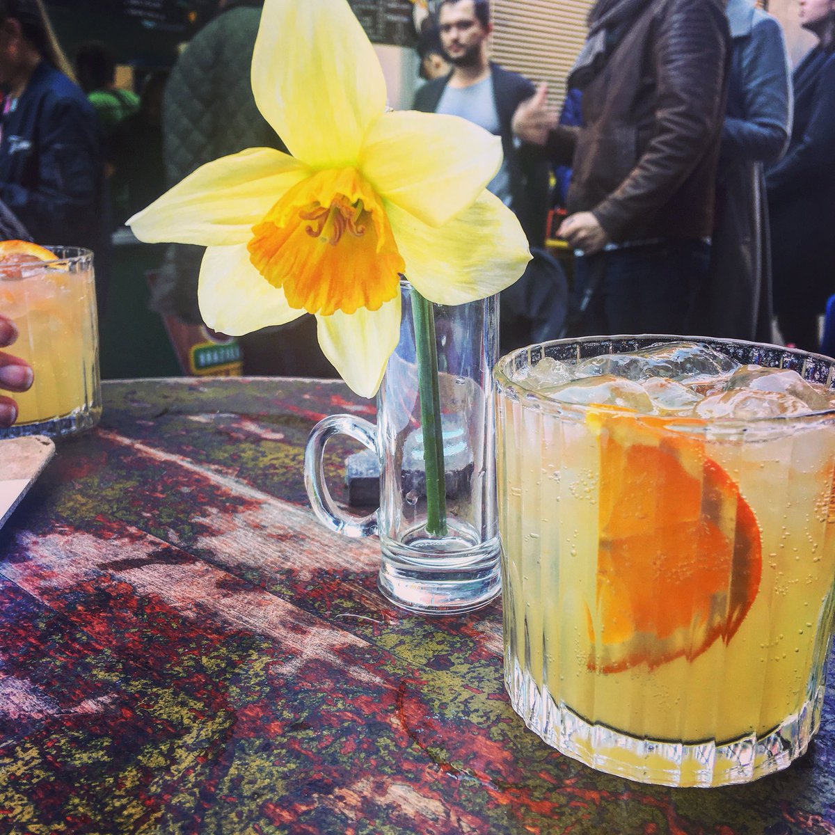 Gins and sunshine at Little Bird Gin Maltby Street 👌🏻